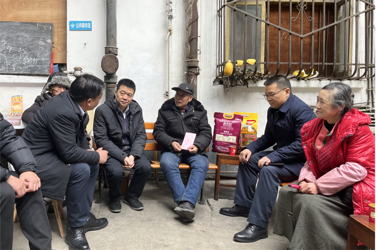 省尊龙集团领导班子成员走访慰问生活困难党员、老党员、老干部